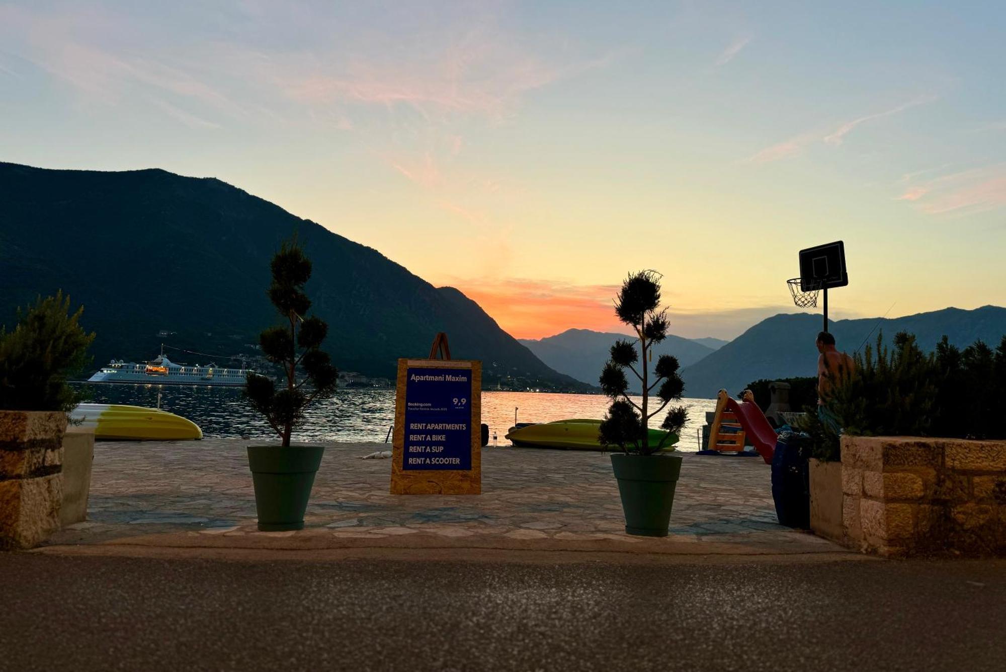 Aparthotel Maxim Kotor Exterior photo